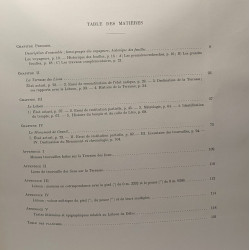La terrasse des lions le Létoon et le monument de granit à Délos...