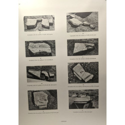 La terrasse des lions le Létoon et le monument de granit à Délos...