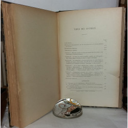 Études prégrammaticales sur le domaine des langues...